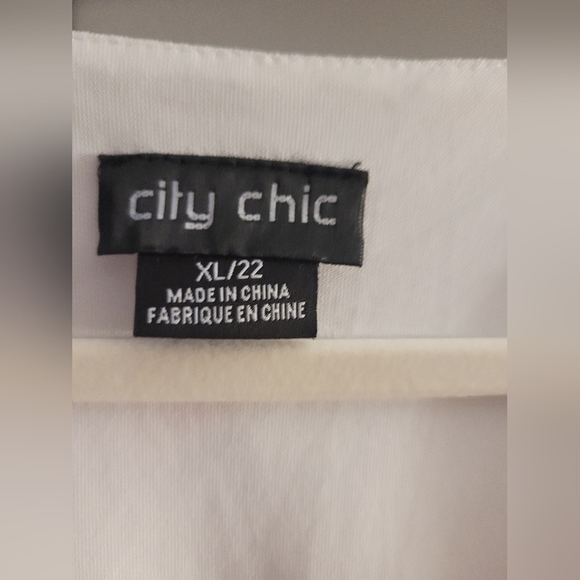 City Chic Floral Midi Dress in Cream and Peach - Picture 4 of 13